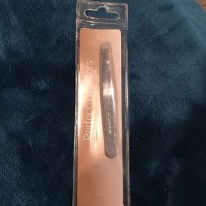 NWOT ELF Perfect Tweezers